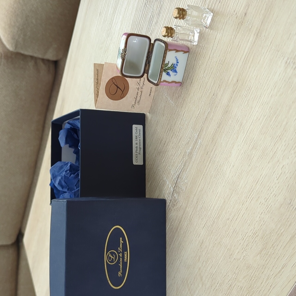 Pink and 18K gold fragrance chest Limoge
